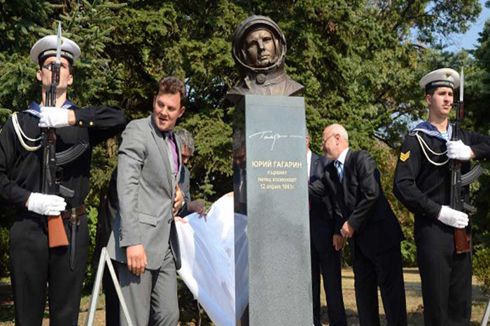Bust of Yuriy Gagarin in Varna