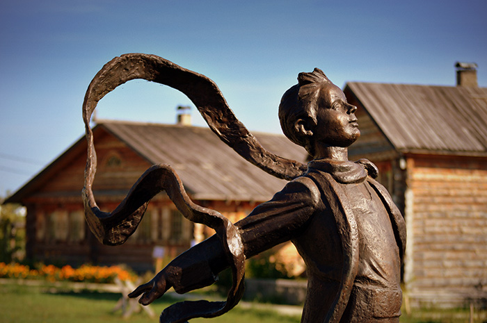 Monument to Little Prince in «ETNOMIR»