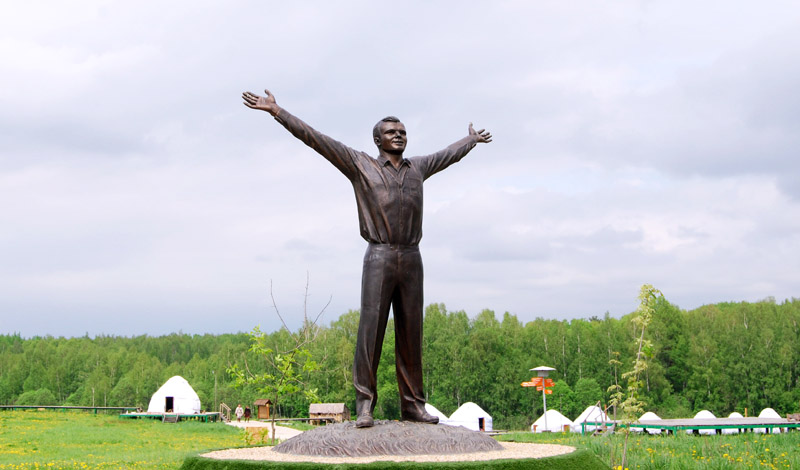 Monument to Yuriy Gagarin in «ETNOMIR» Cultural and Educational Center