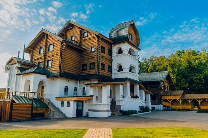 Romashkovo Manor
