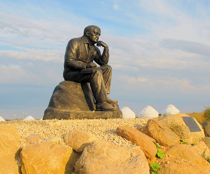 Памятник Льву Гумилеву