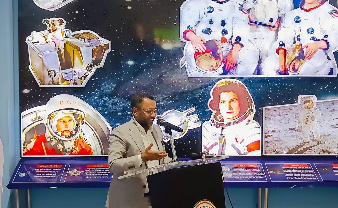 Открытие бюста Ю. А. Гагарина в Дакке, Бангладеш